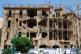 شخصان وآلة كاتبة!