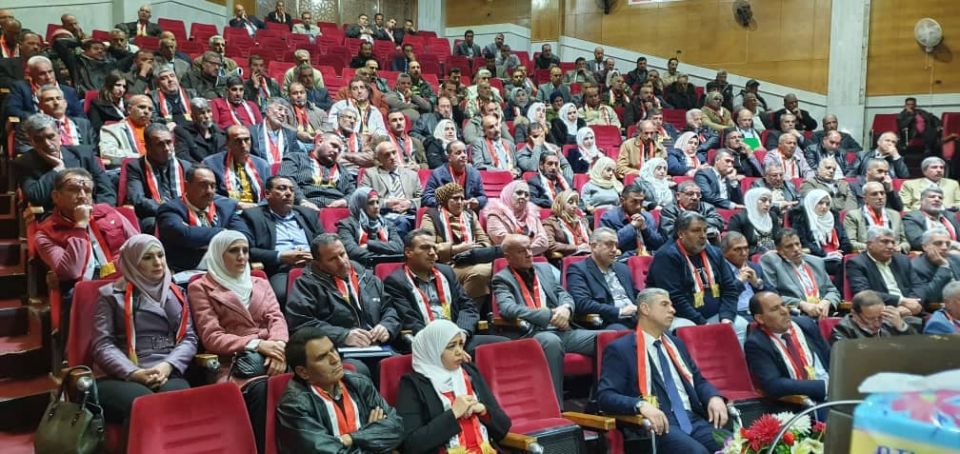 في المؤتمر السنوي لاتحاد عمال دير الزور .. من منّا في هذه القاعة راتبه يكفيه؟