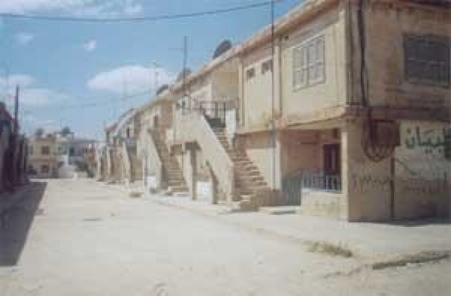 مساكن عمالية  مهددة بالانهيار