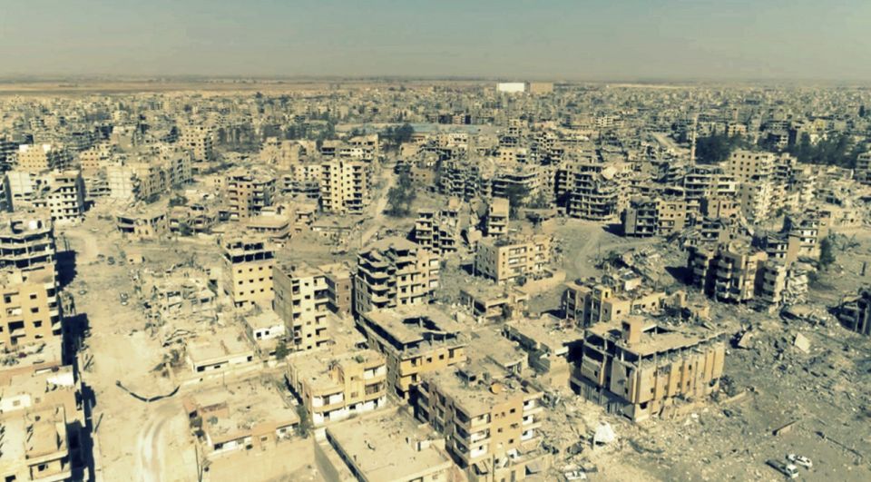 عودة المعلمين من المناطق الأخرى صعبة لعدم توفر مستلزمات الحياة والمعيشة من كهرباء وماء وسكن وغيرها