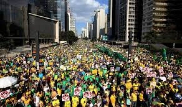 مظاهرات حاشدة ضد &laquo;الاقتصاد الأخضر&raquo; الرأسمالي