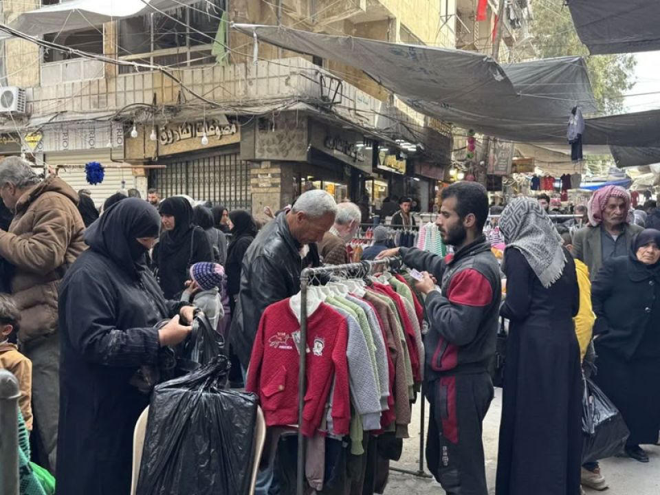 الملابس الشتوية... استمرار الأزمة رغم انخفاض الأسعار «الشكلي»