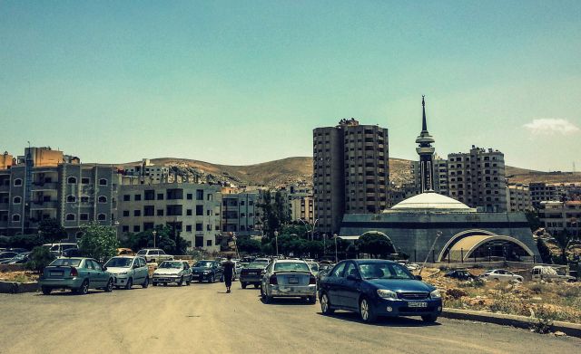 ما زال يعتري الضاحية الإهمال الكبير، بل زاد الأمر سوءاً ليصار إلى إهمال متعمد وتعطيل واضح للخدمات