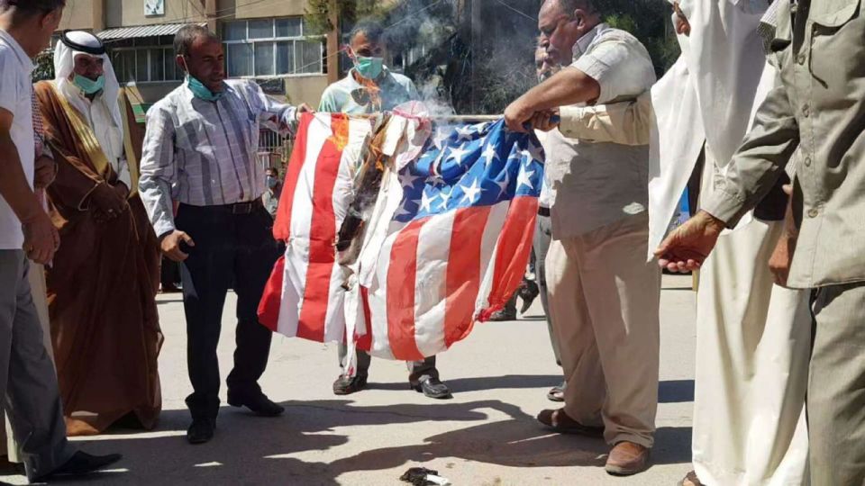 الأمن التونسي يعتقل متظاهرين أحرقوا العلم الأمريكي و«الإسرائيلي»