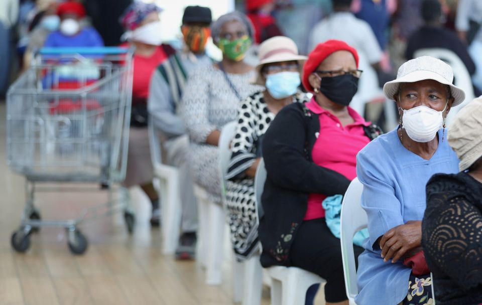 أنياب &laquo;المُلكية الفكرية&raquo; تقطر دماً، والفقراء يموتون بانتظار اللقاح!