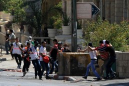 استشهاد فلسطيني في طولكرم وانتشار كثيف للاحتلال في الأقصى