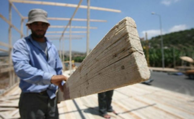 عمال شركة فؤاد تقلا....تسريح، وتخفيض للأجور