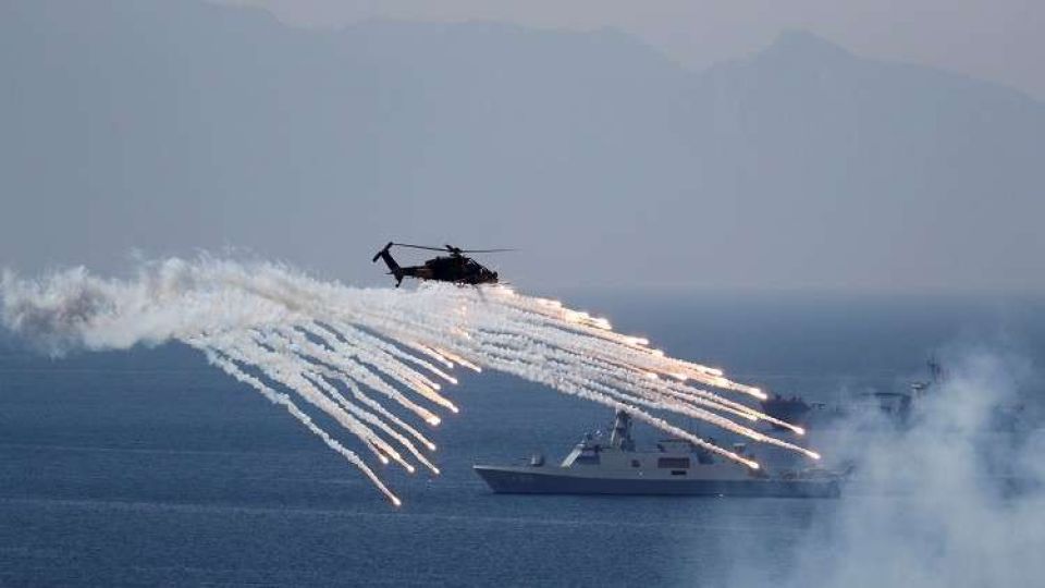 مناورات تركية سعودية في إزمير