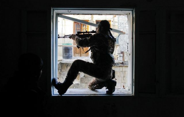 من صناعة الوعي العام المعارض إلى التجييش والتفتيت  من &laquo;أمير&raquo; إلى &laquo;قائد&raquo; لملمة التراجع (2/2)