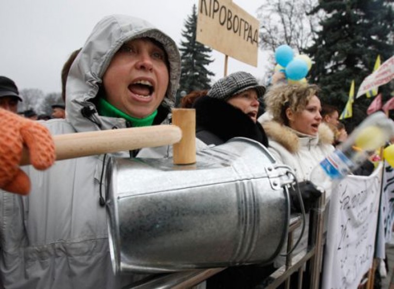 الحكومة الأوكرانية: الإفلاس يهدد البلاد