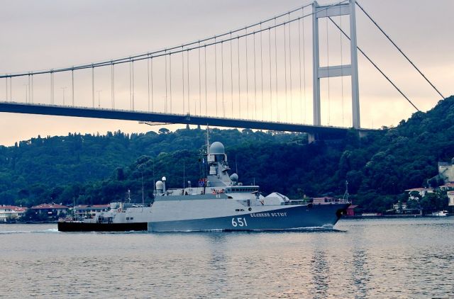 طرادات جديدة إلى طرطوس