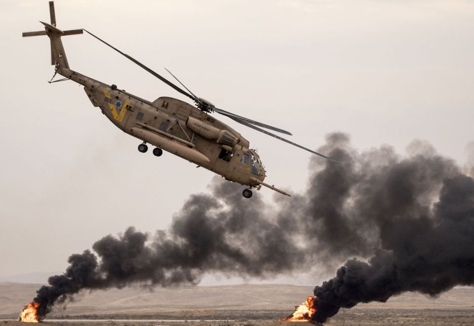 قوات الاحتلال تعترف أن &laquo;حماس&raquo; استهدفت مروحية تحمل 50 جندي