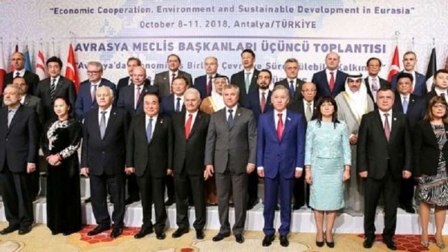 منتدى أنطاليا يدعو إلى حلول سياسية في سورية