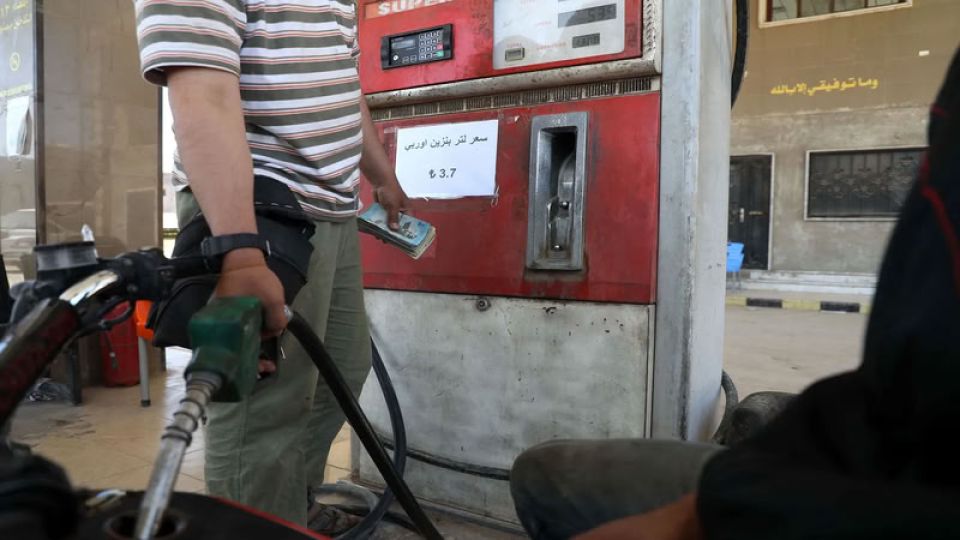 قرار التسديد بالدولار والتراجع السريع... القرار يصطدم بالواقع