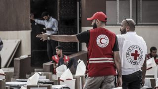 الصليب الأحمر الدولي في سورية: تسييس الملف الإنساني يعيق وصول المساعدات