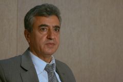 د.عبدو: لا يفهم المواطن كيف تُترك جيوب الفاسدين..!؟