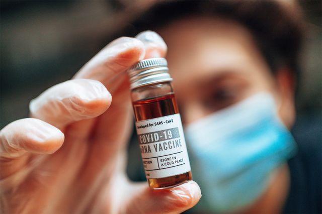 القتل الاجتماعي: أرباح الجائحة وفصل اللقاحات العنصري