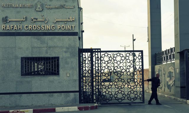 الغرض من هذه الخطوة السماح بعبور الطلبة والحالات الإنسانية والعالقين من وإلى قطاع غزة