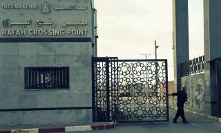 الغرض من هذه الخطوة السماح بعبور الطلبة والحالات الإنسانية والعالقين من وإلى قطاع غزة