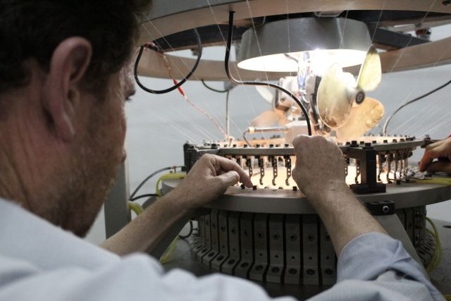 الصناعات النسيجية من ينقذها