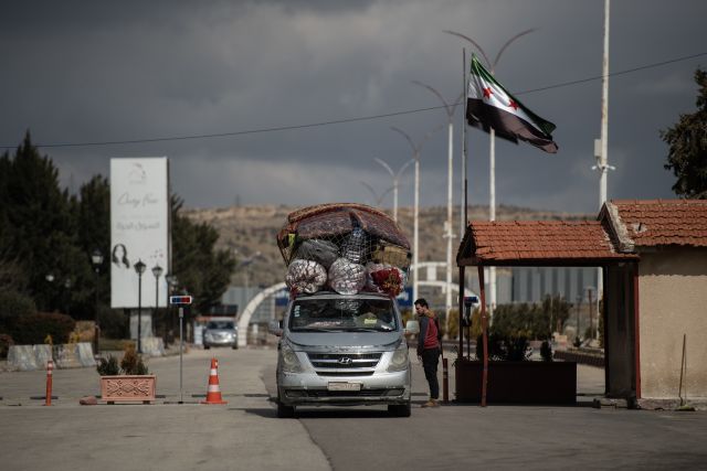 بصراحة العمال السوريون العائدون  قسراً من لبنان أمام تحدٍّ جديد