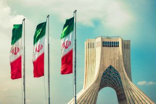 فرنسا لشركاتها: اعملوا في إيران