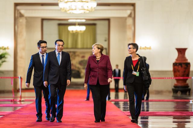 ميركل إلى الصين