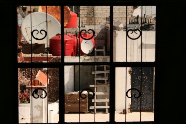 مدينة للفرجة وأخرى للمتفرجين!