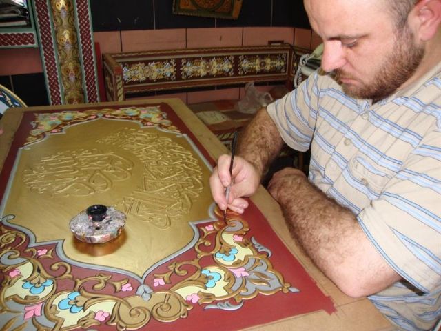 حرفيو دمشق .. السندان واحد وأكثر من مطرقة