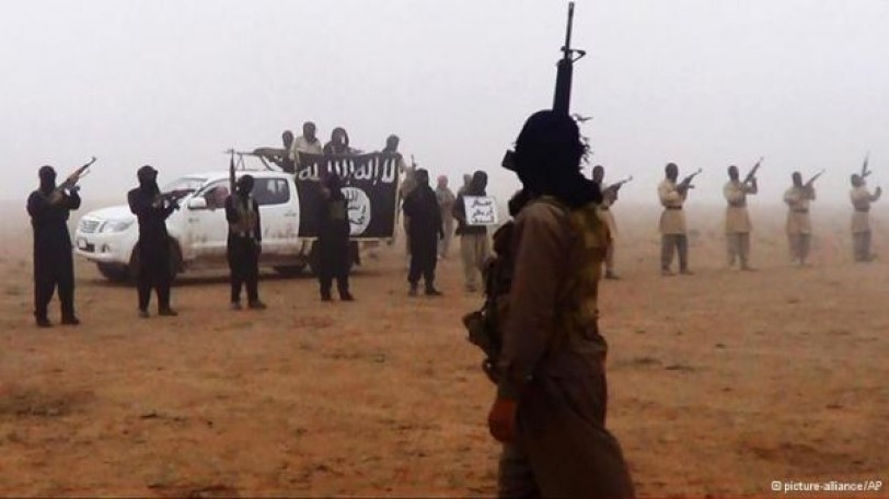 بريطانيا تعتقل عددا من المقاتلين العائدين من سورية خوفأ من قيامهم بأنشطة إرهابية.