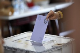بدء التصويت في الانتخابات البرلمانية التركية
