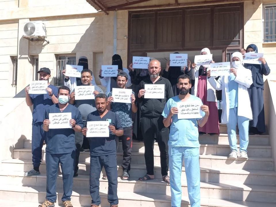 الزيادة النوعية تُقصي الإداريين... مَن ينصف العمود الفقري للمؤسسات العامة؟