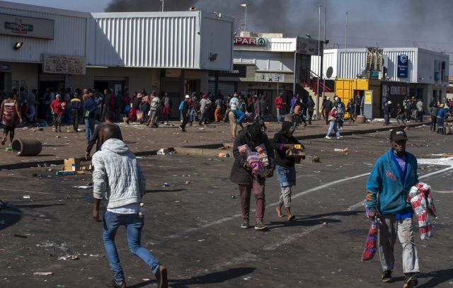 هل تشتعل جنوب إفريقيا أم تتجاوز محنتها؟