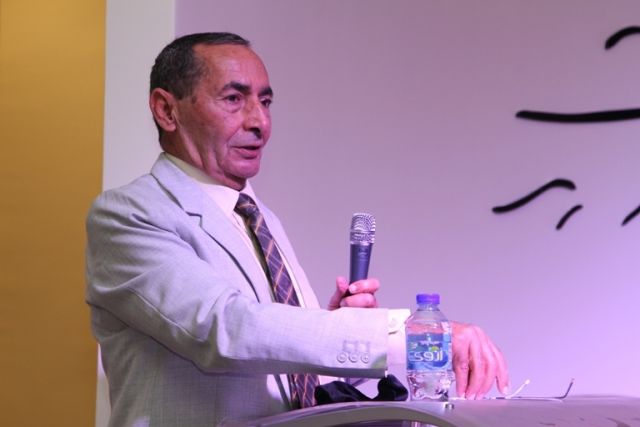 من فلسطين إلى الجمهورية الاسبانية