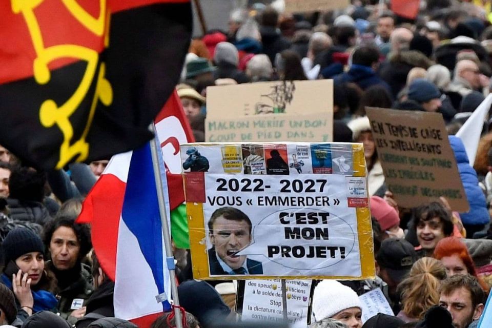 احتجاجات «التطعيم» وأزمة الثقة بالسلطة (فرنسا نموذجاً)