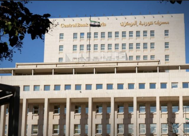 حاكم مصرف سوريا المركزي يستدل على &laquo;التعافي الاقتصادي&raquo; من إشادة صندوق النقد الدولي