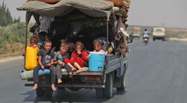 غنى متخفٍّ وفقرٌ يسقطُ من السماء