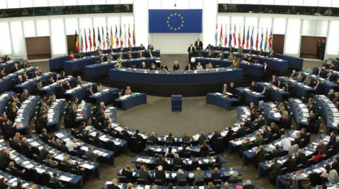 البرلمان الأوروبي يطالب بدور في المفاوضات التجارية مع واشنطن