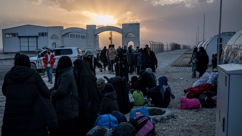 إغلاق مخيم الهول بعد هروب الآلاف منه بعلم الاستخبارات الأمريكية