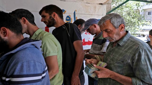 عند الحكومة.. كل شي بصير لصالح الأغنياء الكبار