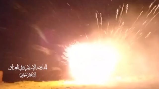 المقاومة العراقية توثّق استهدافها لقاعدة الاحتلال الأمريكي بحقل العمر