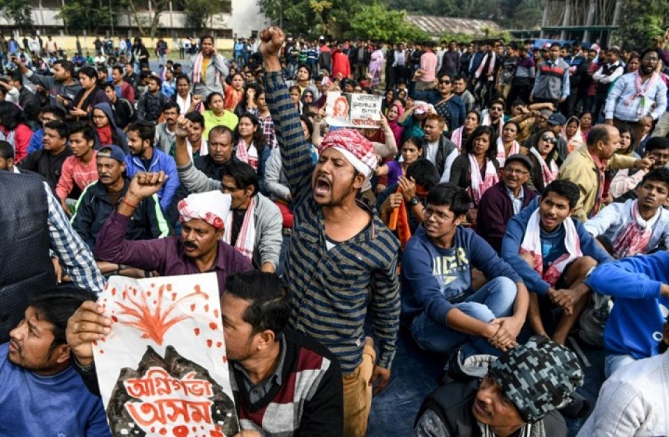 الهند: تجدد احتجاج آلاف الفلاحين على القوانين الزراعية الظالمة وقمع السلطة