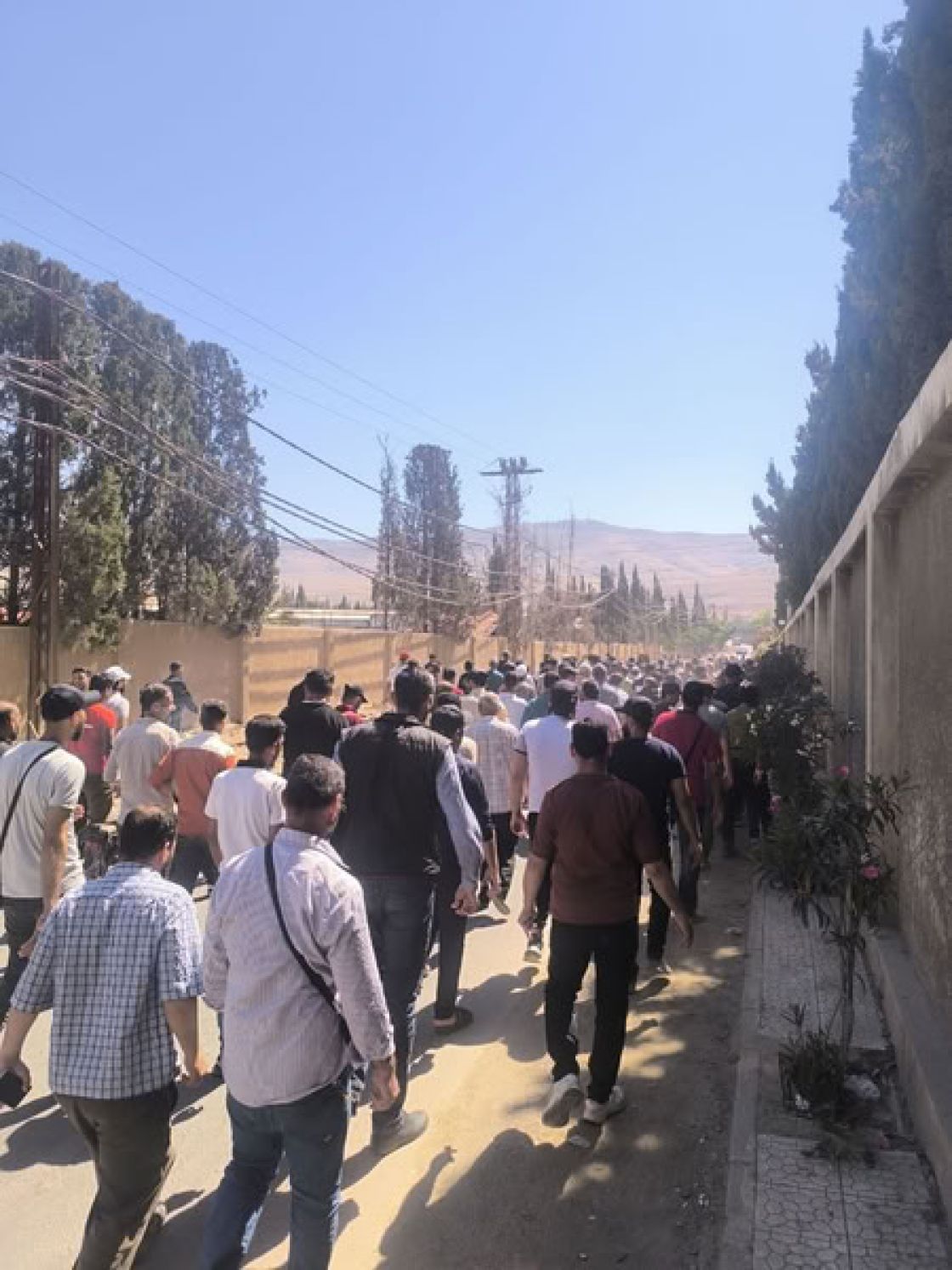 عمال منظفات مدار مستمرون بإضرابهم حتى تحقيق مطالبهم