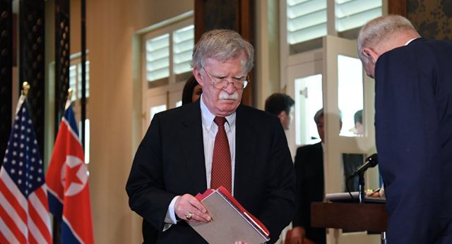 بولتون سيلتقي نظيره الروسي في آب