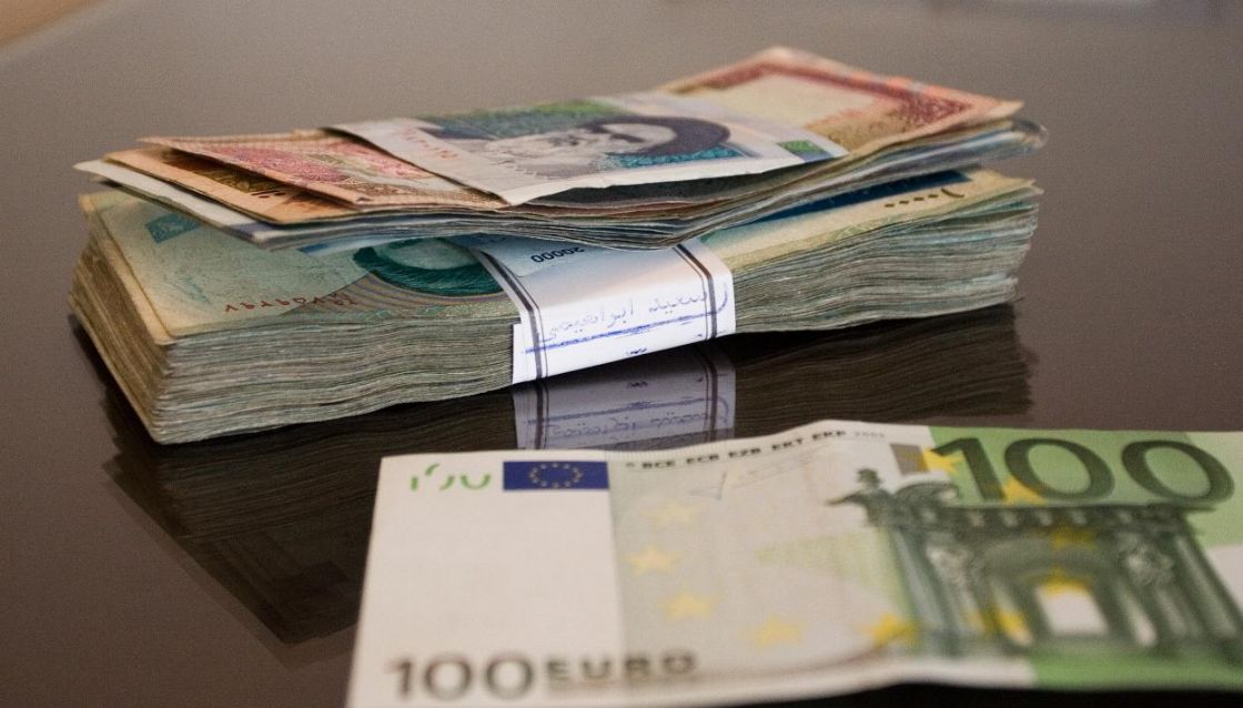 إيران بصدد إطلاق بورصة لليورو