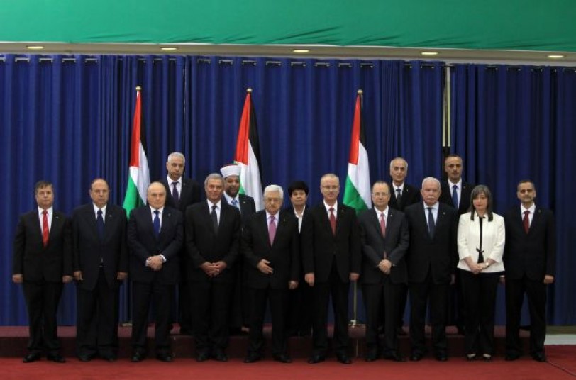 عام على حكومة التوافق الفلسطينية.. والنتيجة «مكانك سر»