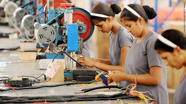 الهند.. تزيح مستعمريها السابقين!