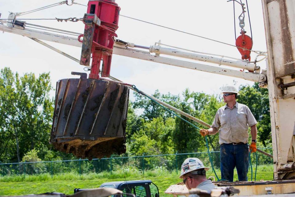 متى ستنفد آبار العالم؟