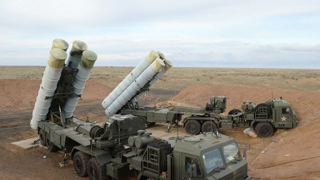 الكرملين: توريد منظومة إس 400 لتركيا سيجري في الوقت المحدد