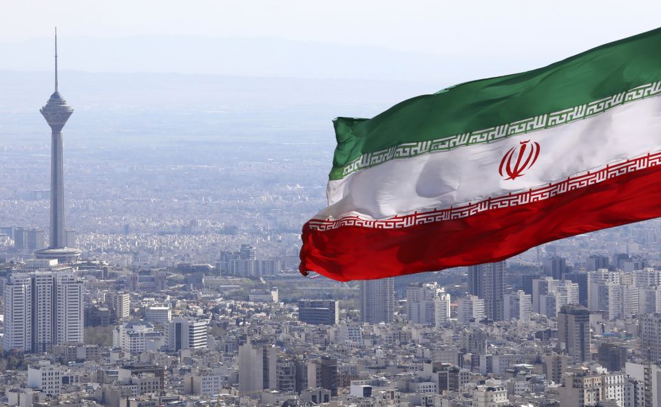 طهران تلوّح &quot;بردّ قاس&quot; إذا استمرت وكالة الطاقة الذرية الدولية بتسييس تقاريرها